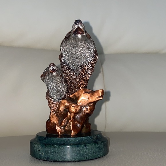 Kitty Cantrell’s “Wild Music” Wolf Sculpture - Picture 7 of 13